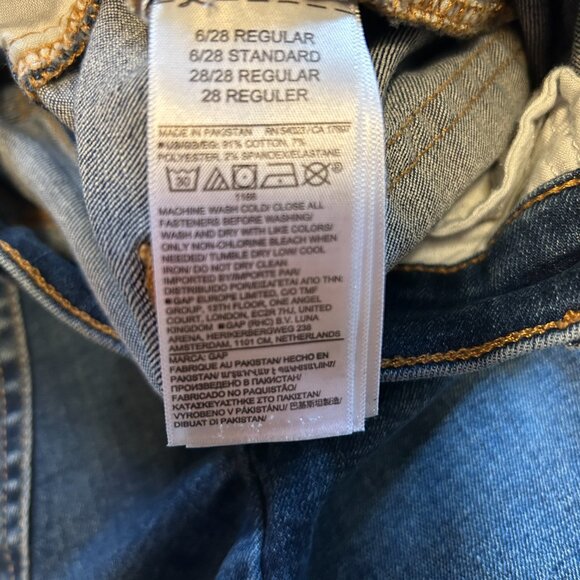 Gap Mid Rise Baby Boot Jeans Size 6R/28R Medium Wash - Picture 5 of 5